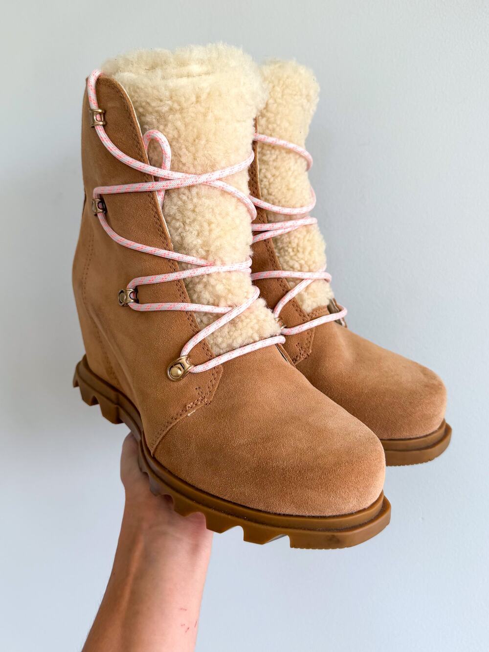 Sorel Joan of Arctic Wedge III Shearling Lace Up Snow Boots Tawny Buff 8.5